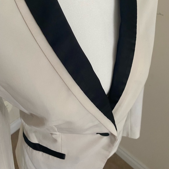 Greylin Tuxedo Blazer - White and Black - M - Picture 5 of 9